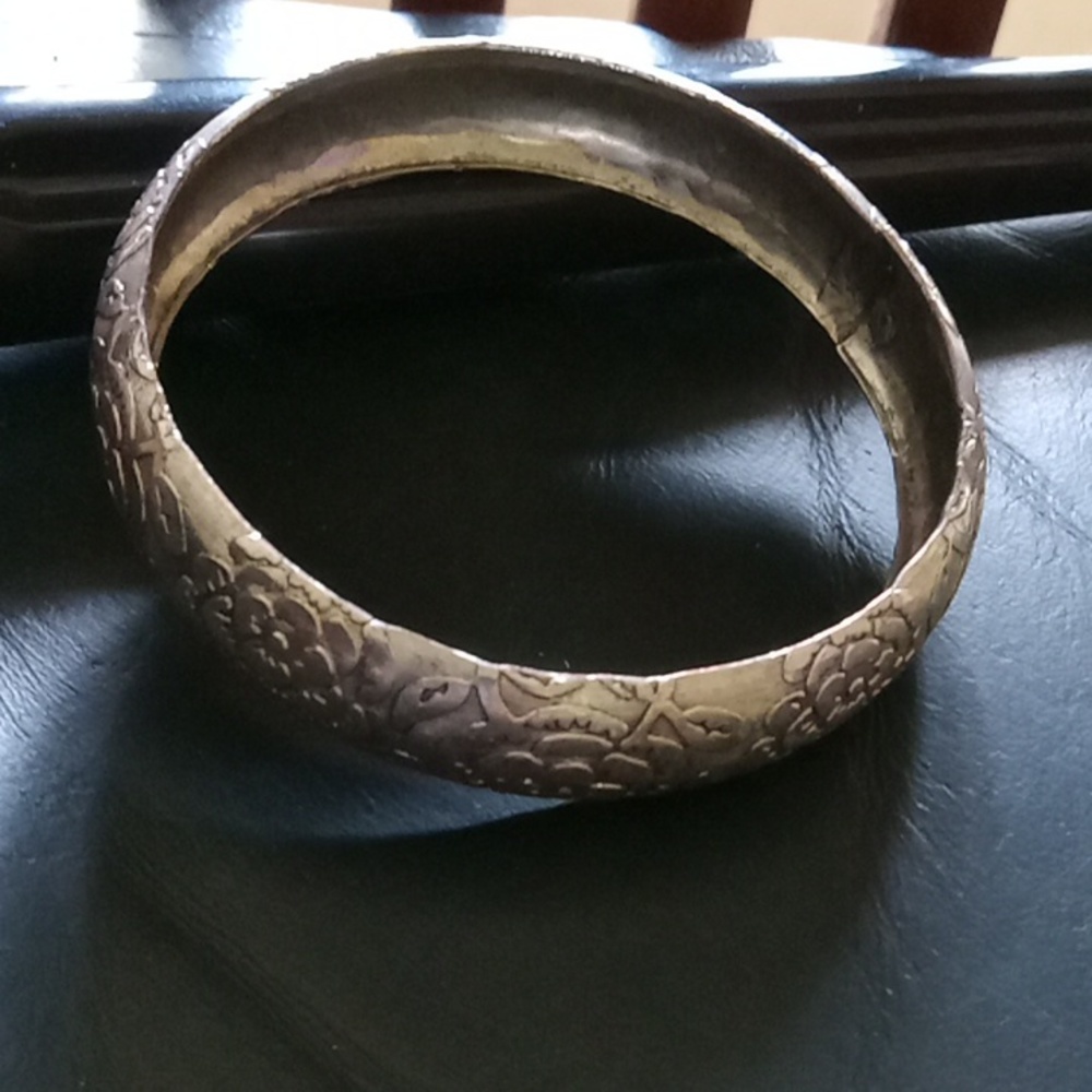 Silver-tone Bangle with Rose design